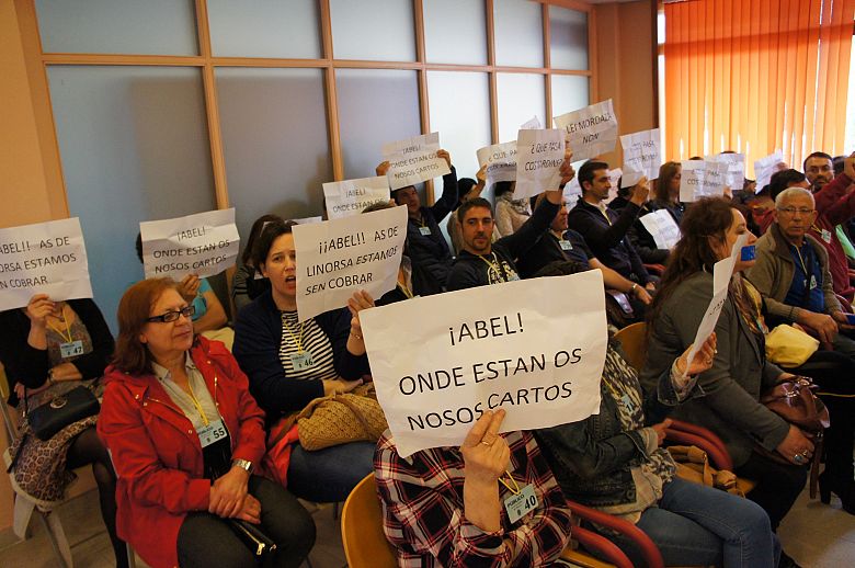 2016 05 30 ProtestaRegulamentoPlenoVigo04.JPG